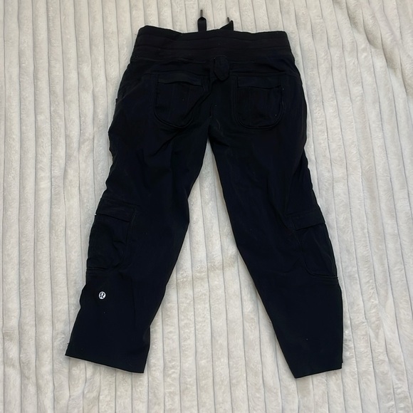 EC Lululemon Dance Studio Cropped Pants - Black - Size 2 - Picture 2 of 5